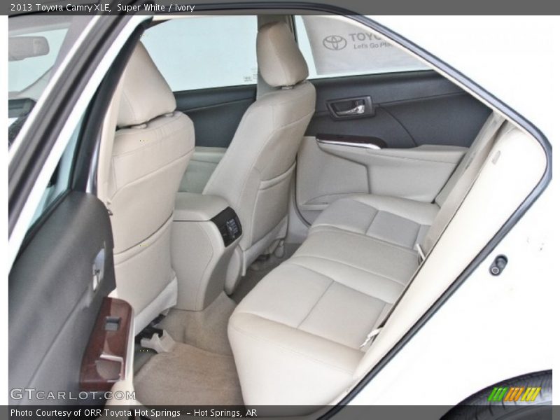 Super White / Ivory 2013 Toyota Camry XLE
