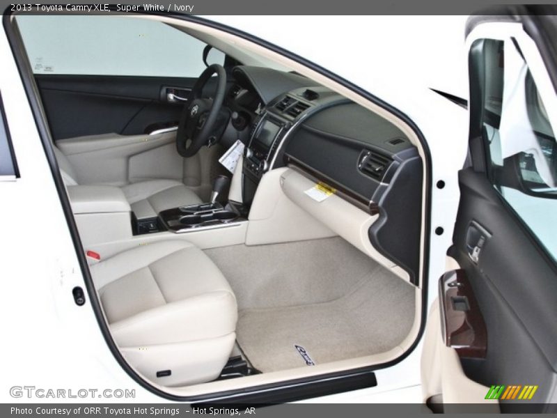 Super White / Ivory 2013 Toyota Camry XLE