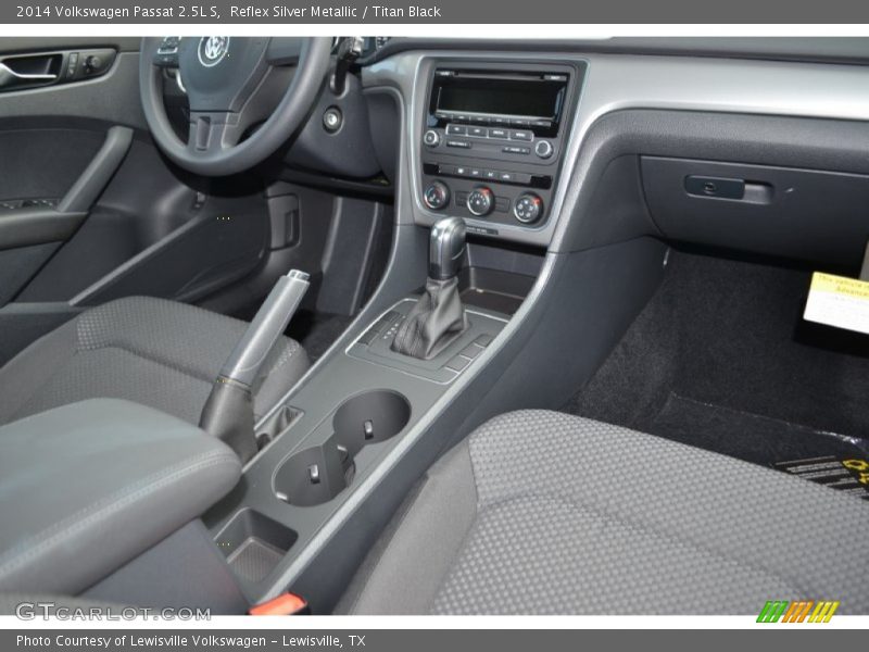 Controls of 2014 Passat 2.5L S