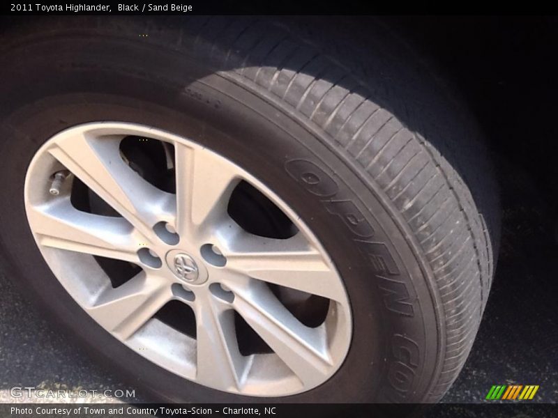Black / Sand Beige 2011 Toyota Highlander