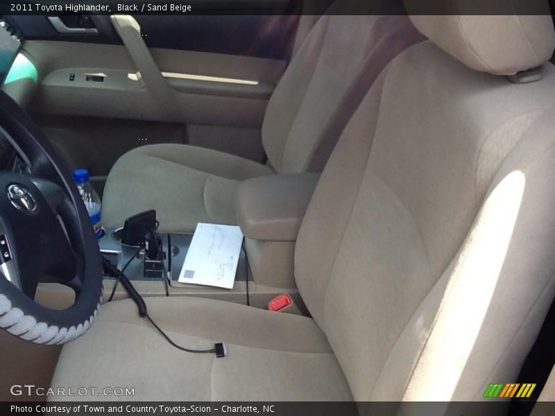 Black / Sand Beige 2011 Toyota Highlander