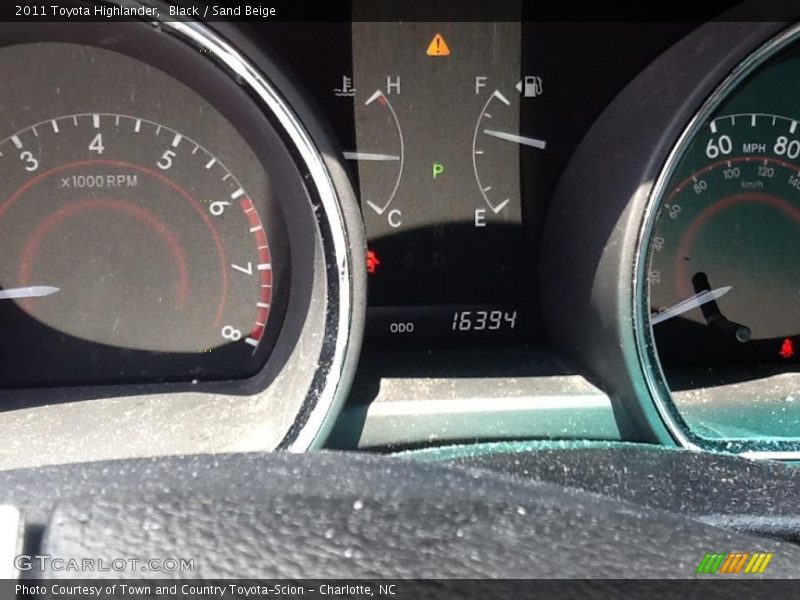 Black / Sand Beige 2011 Toyota Highlander