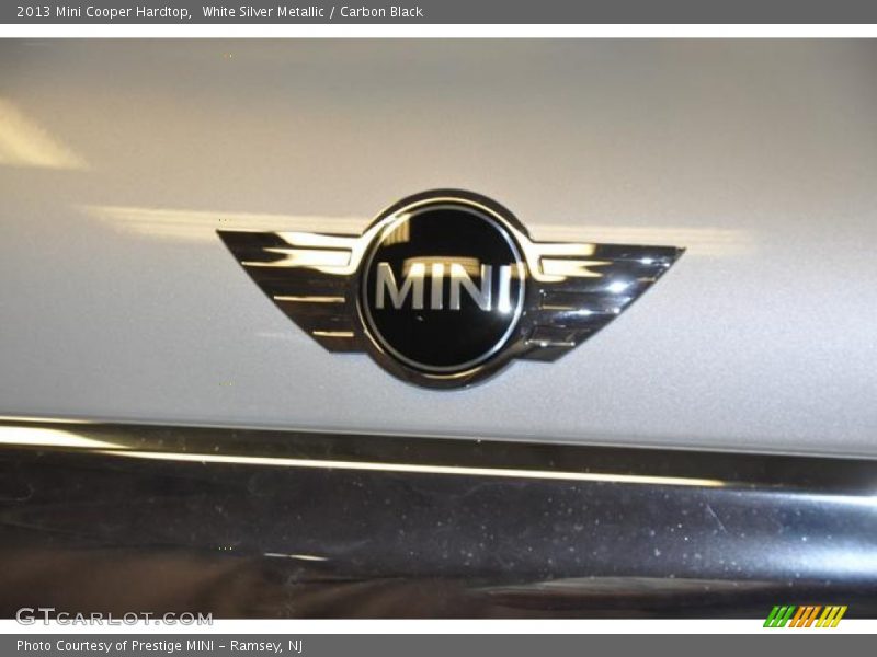 White Silver Metallic / Carbon Black 2013 Mini Cooper Hardtop