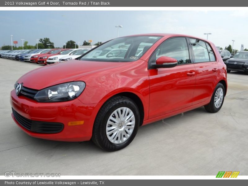 Front 3/4 View of 2013 Golf 4 Door