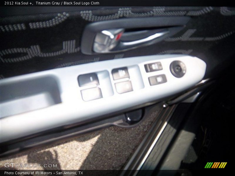 Titanium Gray / Black Soul Logo Cloth 2012 Kia Soul +