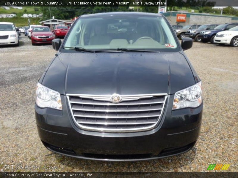 Brilliant Black Crystal Pearl / Medium Pebble Beige/Cream 2009 Chrysler Town & Country LX