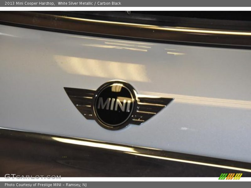 White Silver Metallic / Carbon Black 2013 Mini Cooper Hardtop