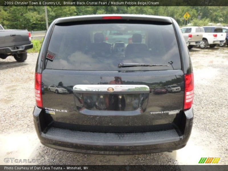 Brilliant Black Crystal Pearl / Medium Pebble Beige/Cream 2009 Chrysler Town & Country LX