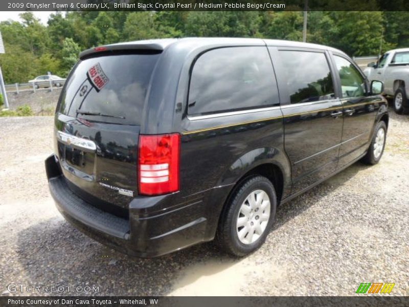 Brilliant Black Crystal Pearl / Medium Pebble Beige/Cream 2009 Chrysler Town & Country LX