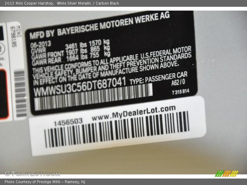 White Silver Metallic / Carbon Black 2013 Mini Cooper Hardtop