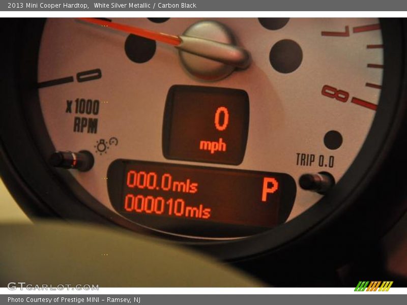 White Silver Metallic / Carbon Black 2013 Mini Cooper Hardtop