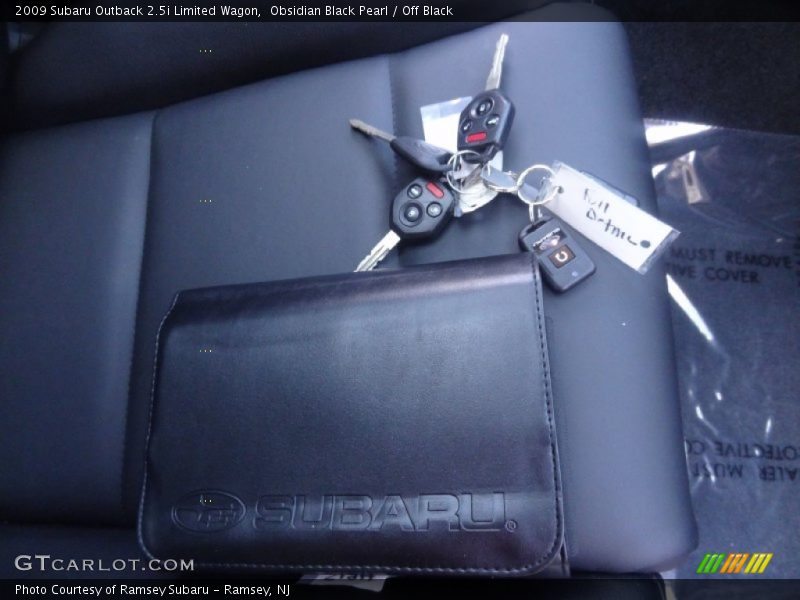 Obsidian Black Pearl / Off Black 2009 Subaru Outback 2.5i Limited Wagon