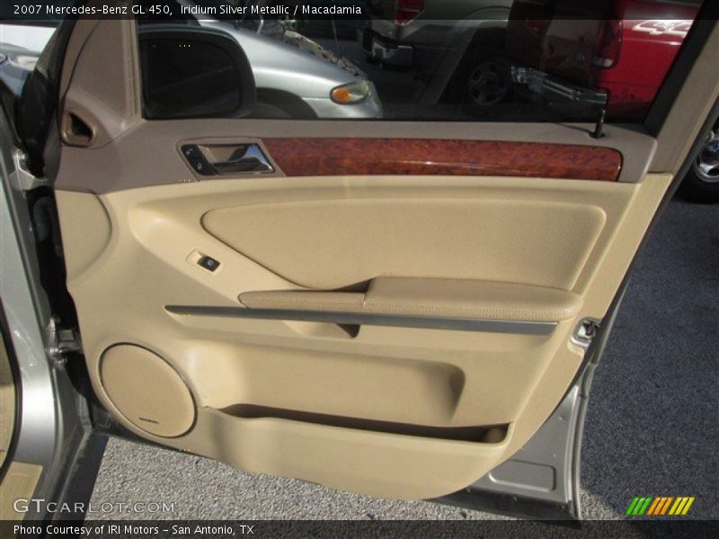 Iridium Silver Metallic / Macadamia 2007 Mercedes-Benz GL 450