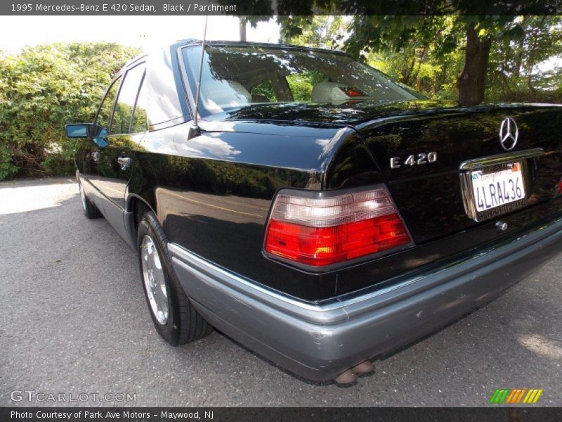 Black / Parchment 1995 Mercedes-Benz E 420 Sedan