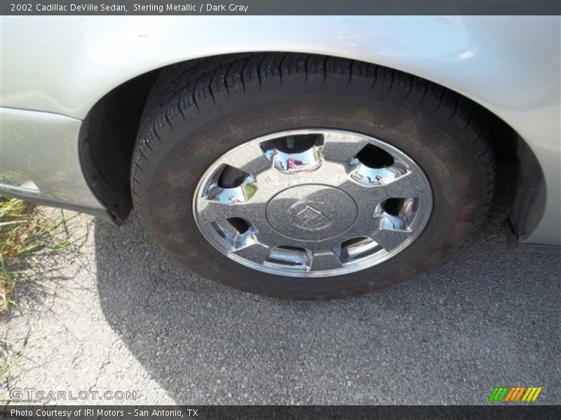 Sterling Metallic / Dark Gray 2002 Cadillac DeVille Sedan