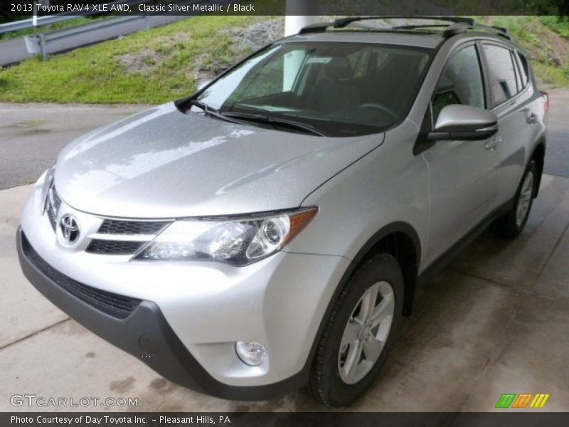 Front 3/4 View of 2013 RAV4 XLE AWD
