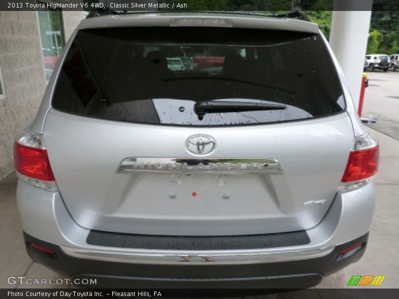 Classic Silver Metallic / Ash 2013 Toyota Highlander V6 4WD