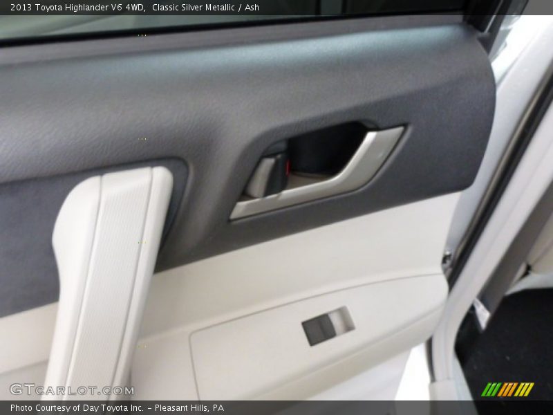 Classic Silver Metallic / Ash 2013 Toyota Highlander V6 4WD