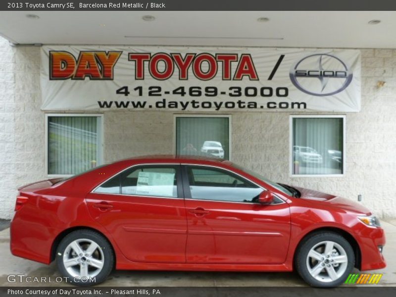 Barcelona Red Metallic / Black 2013 Toyota Camry SE