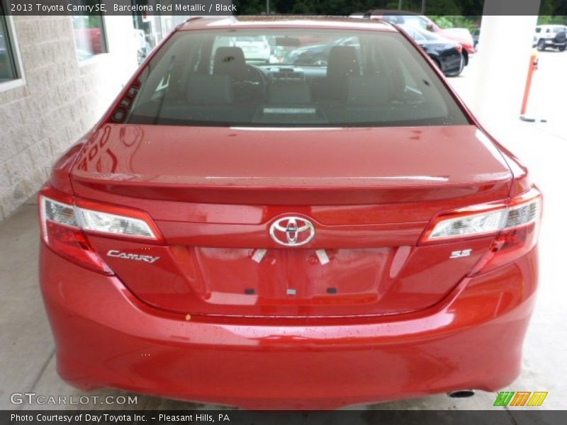 Barcelona Red Metallic / Black 2013 Toyota Camry SE