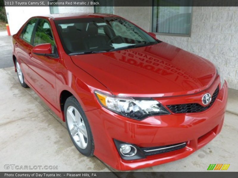 Barcelona Red Metallic / Black 2013 Toyota Camry SE