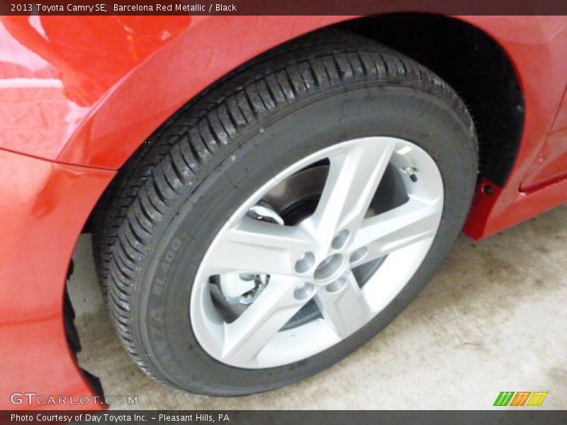 Barcelona Red Metallic / Black 2013 Toyota Camry SE