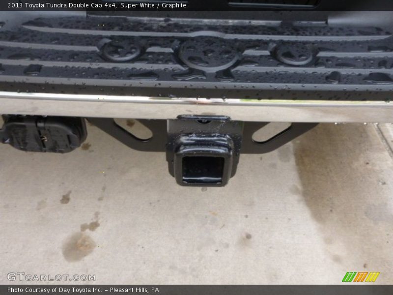 Super White / Graphite 2013 Toyota Tundra Double Cab 4x4