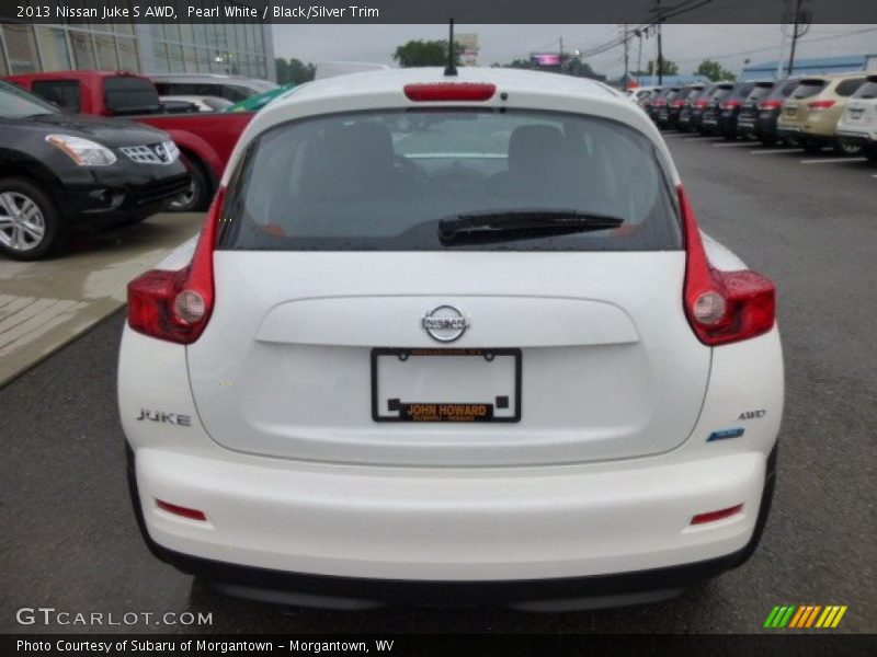 Pearl White / Black/Silver Trim 2013 Nissan Juke S AWD