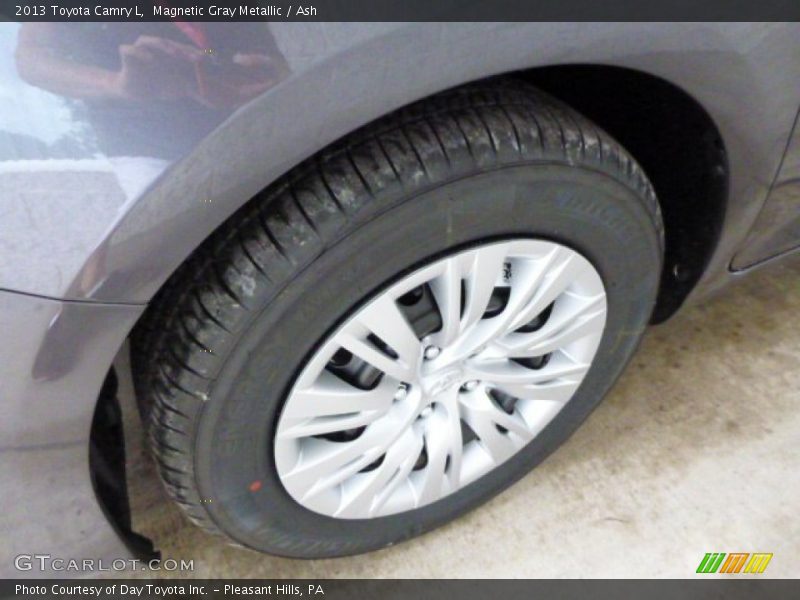 Magnetic Gray Metallic / Ash 2013 Toyota Camry L