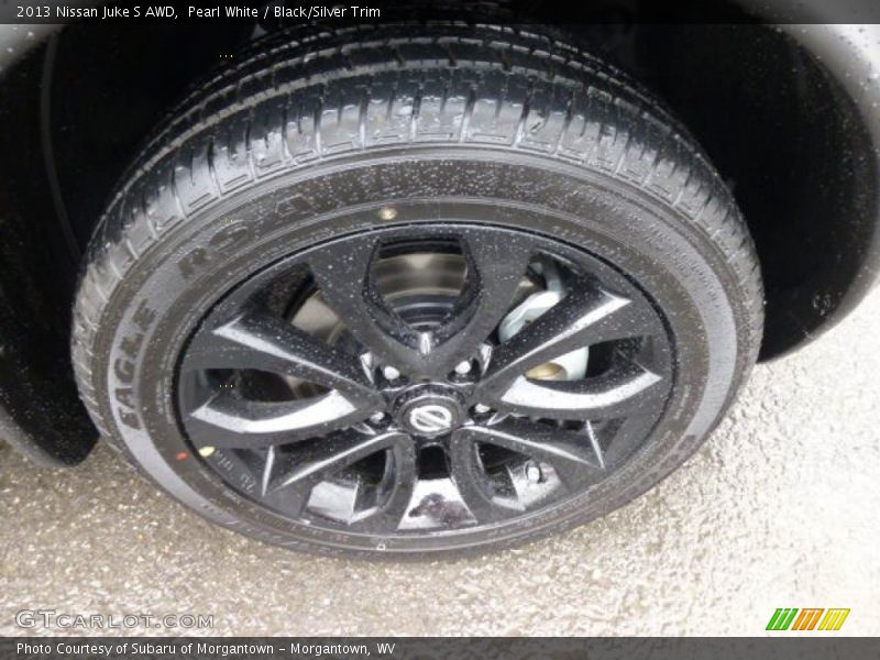 Pearl White / Black/Silver Trim 2013 Nissan Juke S AWD