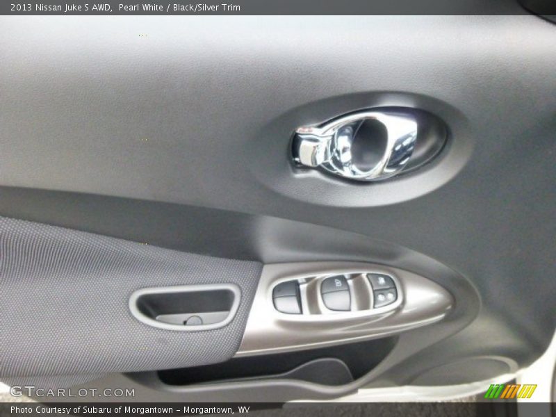 Pearl White / Black/Silver Trim 2013 Nissan Juke S AWD