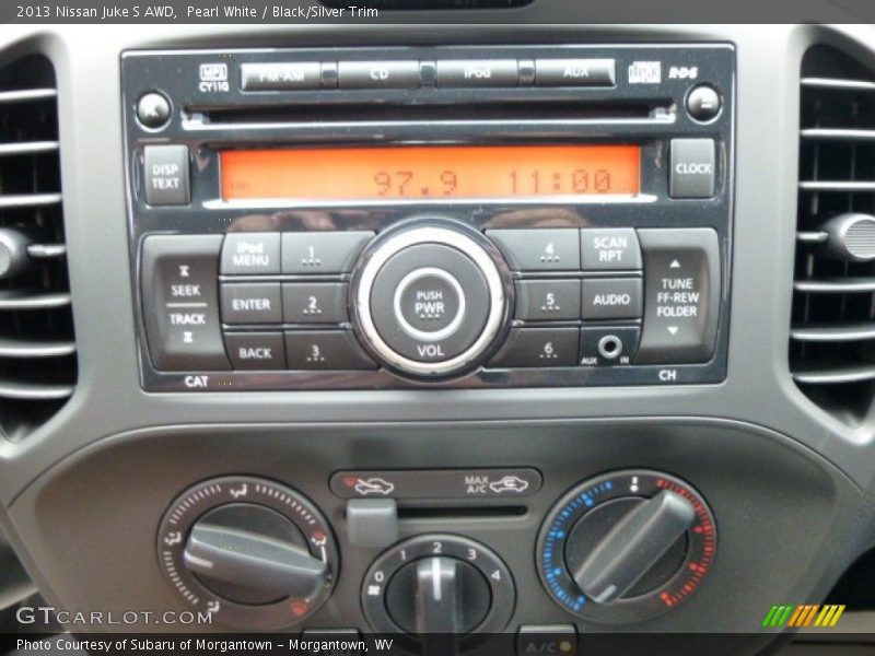 Pearl White / Black/Silver Trim 2013 Nissan Juke S AWD