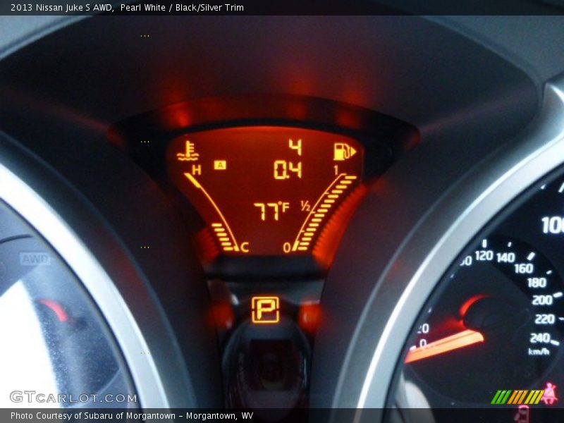 Pearl White / Black/Silver Trim 2013 Nissan Juke S AWD