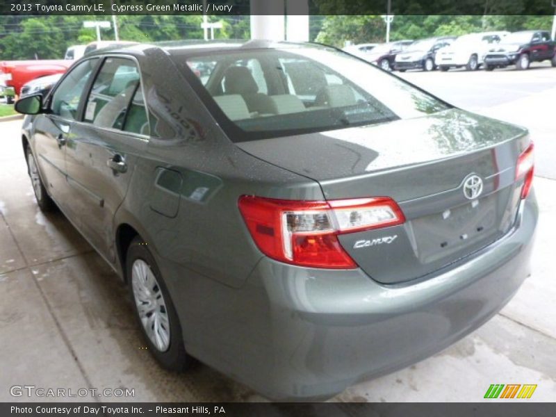 Cypress Green Metallic / Ivory 2013 Toyota Camry LE