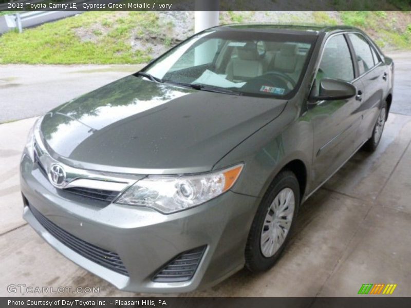 Cypress Green Metallic / Ivory 2013 Toyota Camry LE
