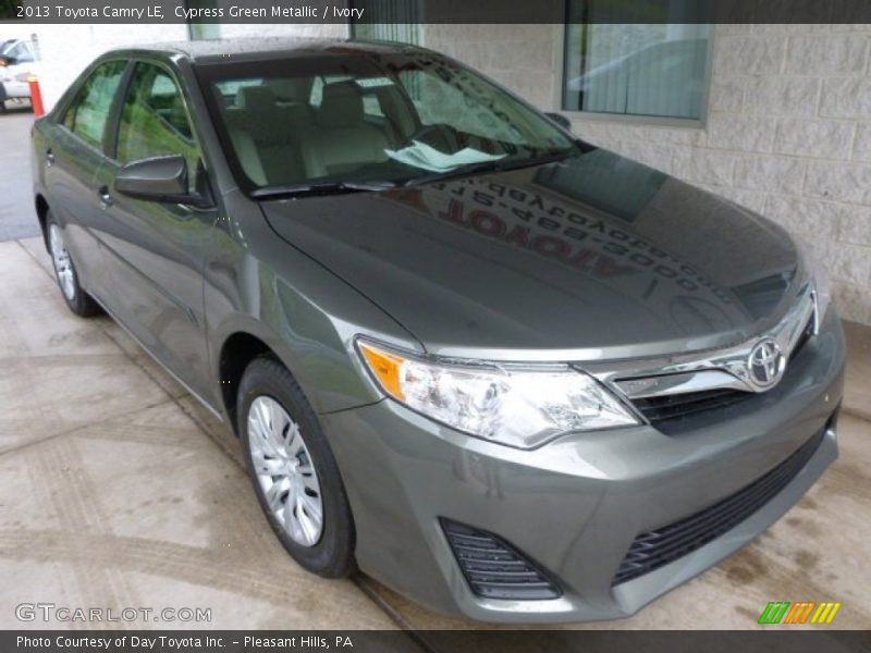 Cypress Green Metallic / Ivory 2013 Toyota Camry LE