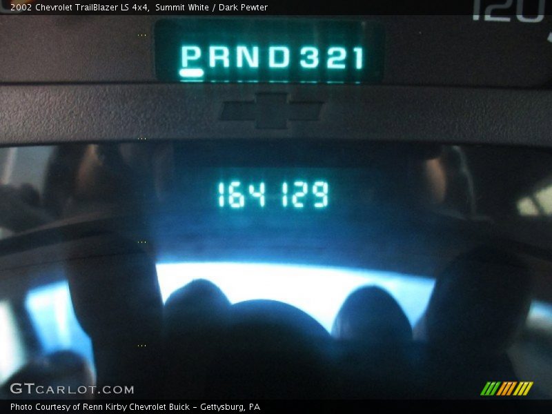 Summit White / Dark Pewter 2002 Chevrolet TrailBlazer LS 4x4