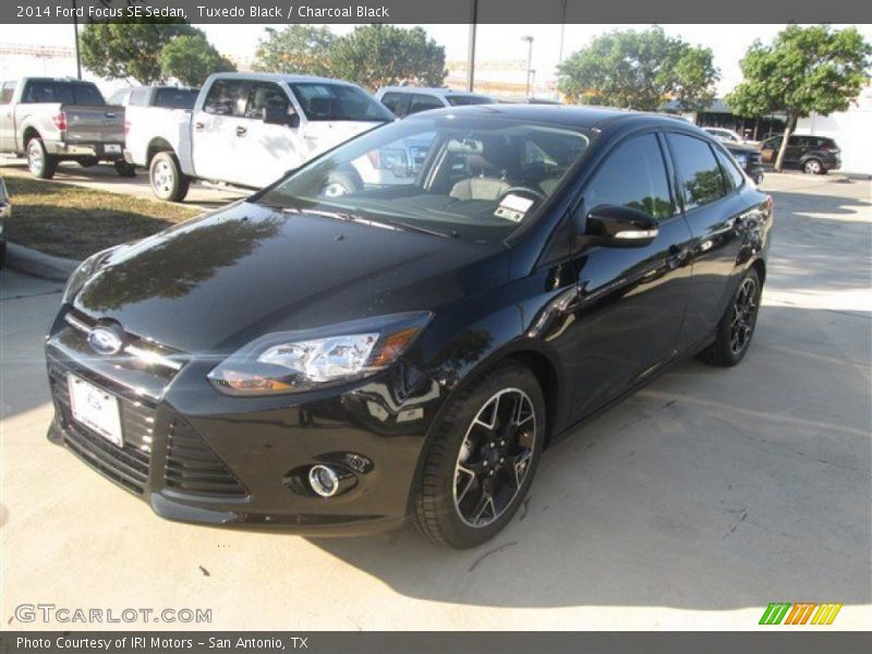 Tuxedo Black / Charcoal Black 2014 Ford Focus SE Sedan