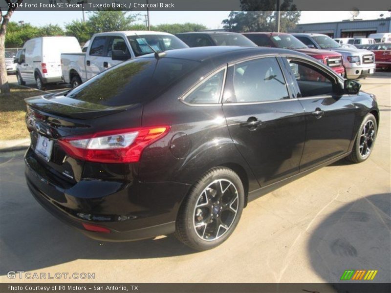 Tuxedo Black / Charcoal Black 2014 Ford Focus SE Sedan