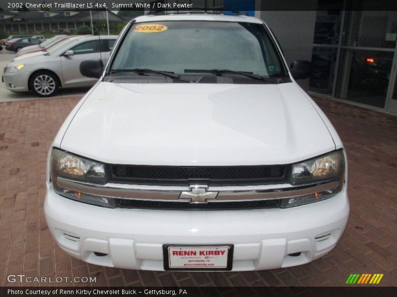 Summit White / Dark Pewter 2002 Chevrolet TrailBlazer LS 4x4