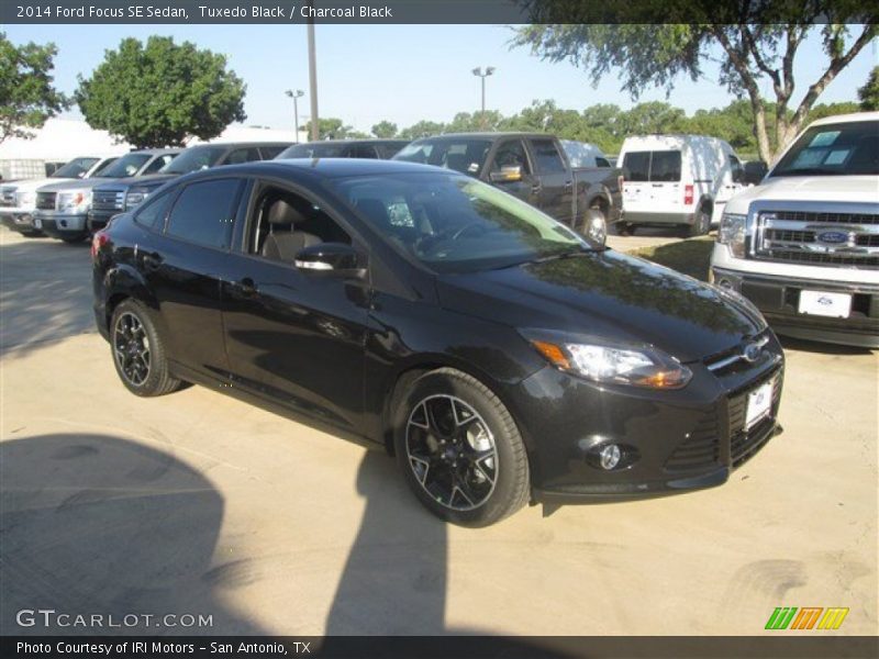 Tuxedo Black / Charcoal Black 2014 Ford Focus SE Sedan