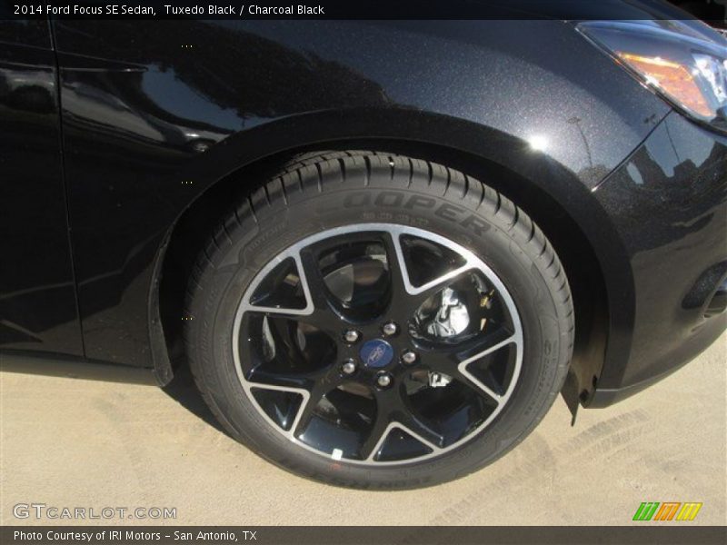 Tuxedo Black / Charcoal Black 2014 Ford Focus SE Sedan