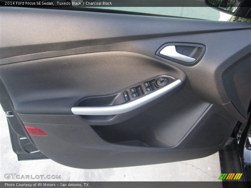 Tuxedo Black / Charcoal Black 2014 Ford Focus SE Sedan