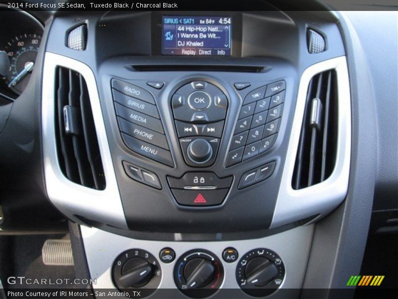 Tuxedo Black / Charcoal Black 2014 Ford Focus SE Sedan