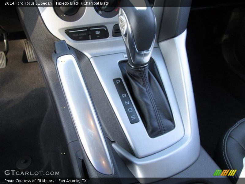 Tuxedo Black / Charcoal Black 2014 Ford Focus SE Sedan