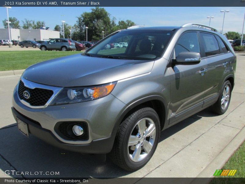 Front 3/4 View of 2013 Sorento EX V6 AWD