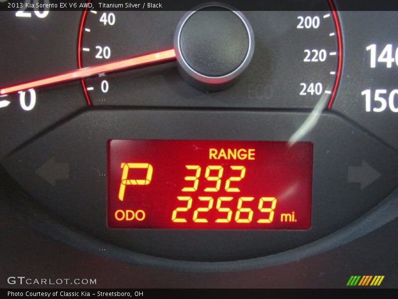 Titanium Silver / Black 2013 Kia Sorento EX V6 AWD