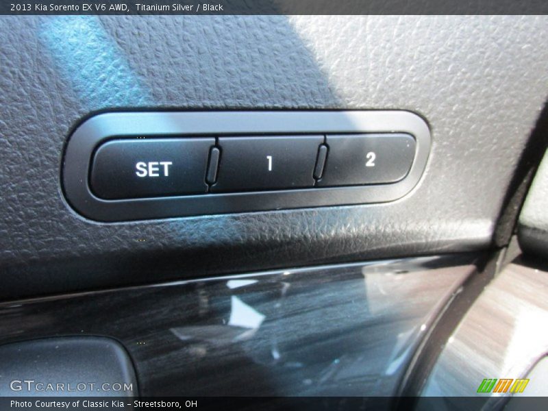 Titanium Silver / Black 2013 Kia Sorento EX V6 AWD