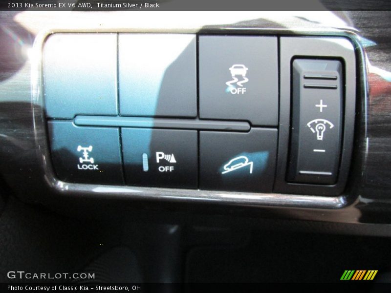 Titanium Silver / Black 2013 Kia Sorento EX V6 AWD