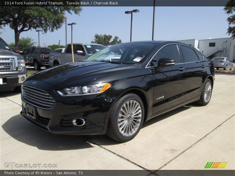 Front 3/4 View of 2014 Fusion Hybrid Titanium